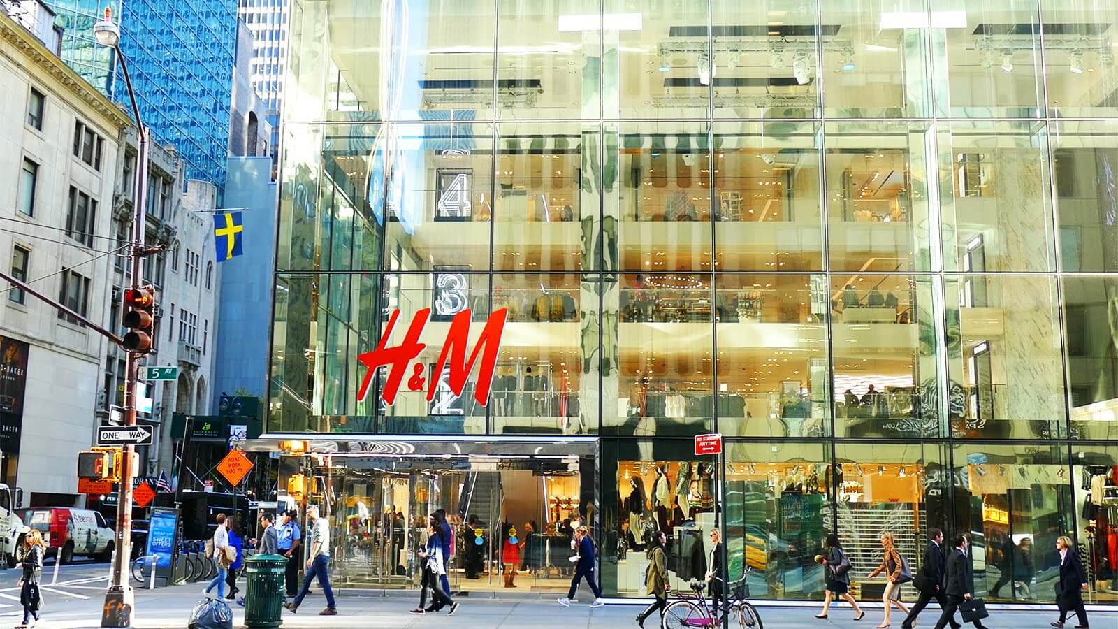 New York's Fifth Avenue Beats Hong Kong For World's Most Expensive Shopping  Area
